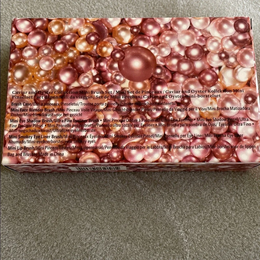 NWB BOBBI BROWN Caviar and Oyster Mini Brush Collection O/S